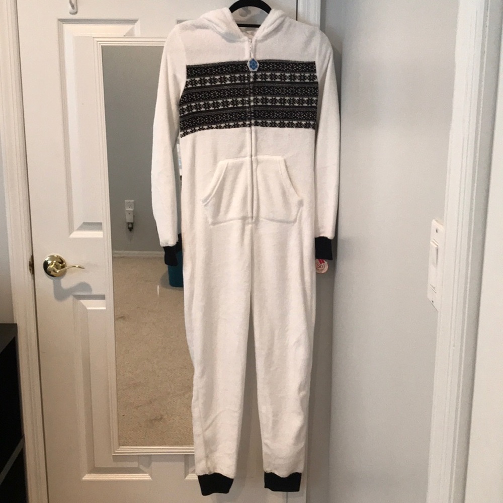 NWT Black White Polar Bear Pockets and Hood Onesie